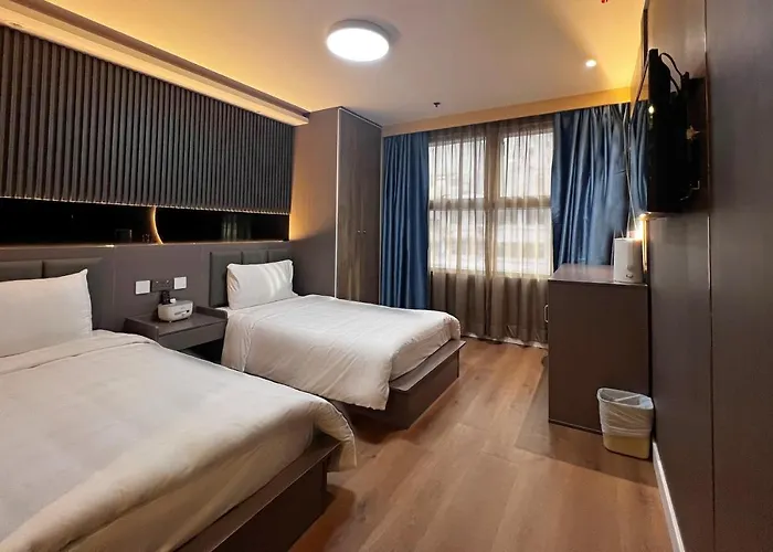 Hennessy Hotel
